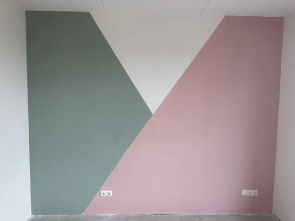 Wand met decoratief kleurvlak in meerdere tinten